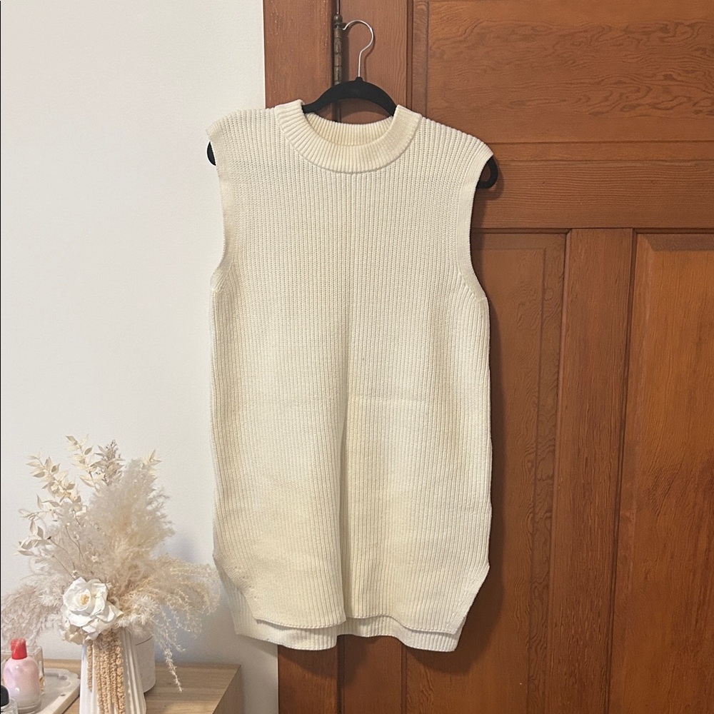 H&M Sleeveless White Knit Tank Top